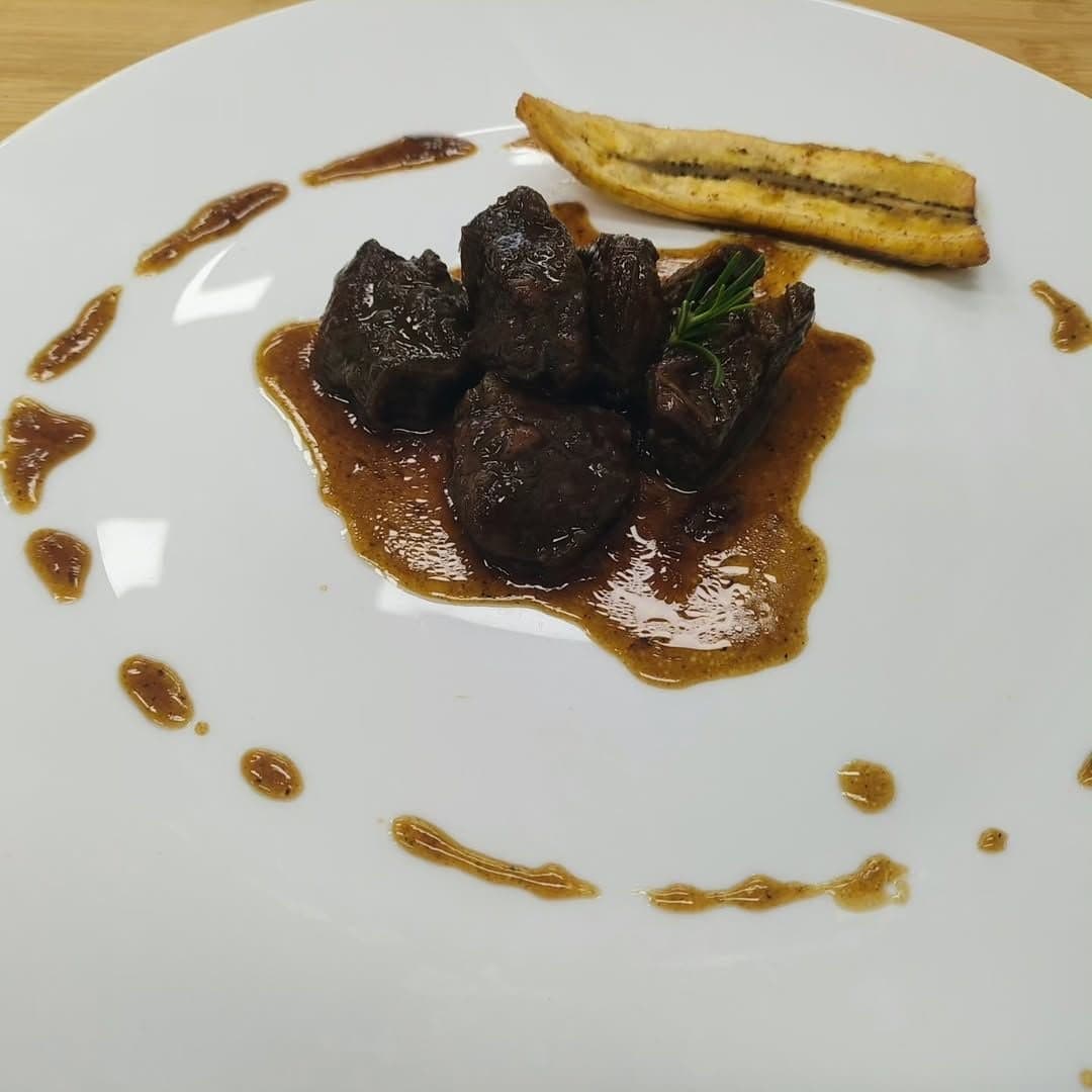 Peposo toscano in salsa dolce di rum e panela (variazione personale)